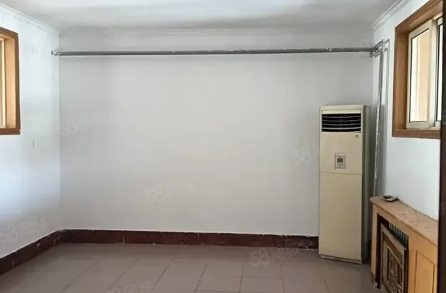 兴华东昌金鼎附近 联通公司家属院步梯三楼 刚需小三室