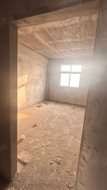 江河安置小区4室1厅2卫148.7㎡南55万