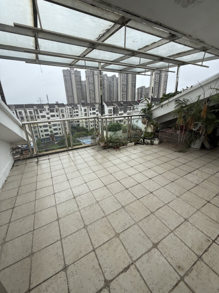 人才教育小区5室2厅2卫125㎡南北49.8万