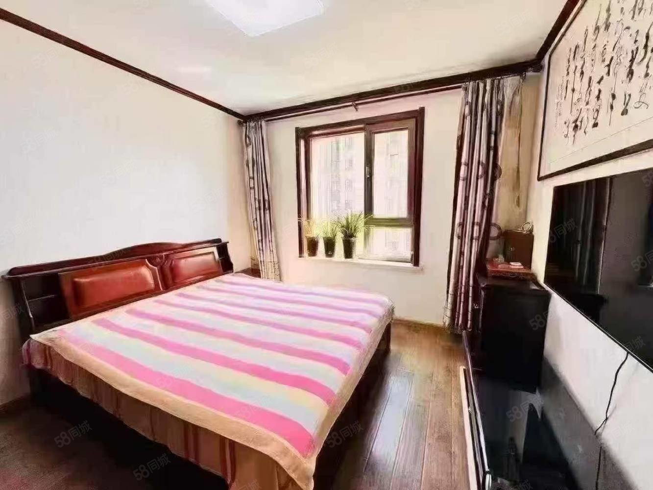 世茂南外滩(二期)4室2厅1卫131㎡南北89.8万