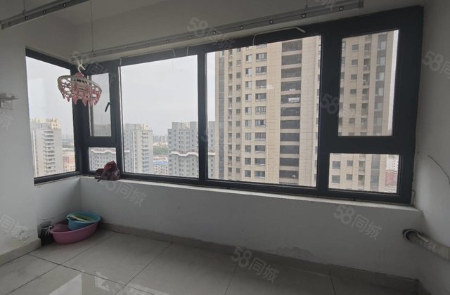 花园路附近  荣盛江南里 次顶层 南北通透