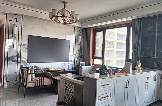 百合新城锦兰园  四室两卫 精装修 免大税  中间楼层拎包住