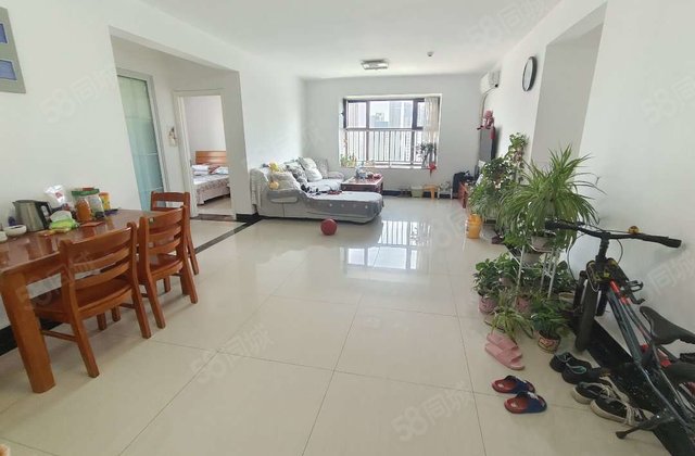 孟达中央帝景4室2厅142㎡152万二手房图片