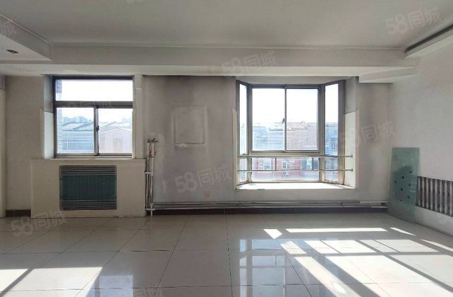 铁塔社区4室3厅217.51㎡156万二手房图片