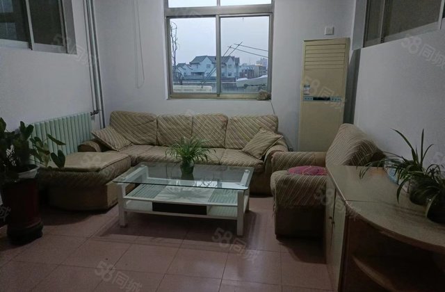 位置优越出行方便 临近医院和三中 朝南多层 诚意出售