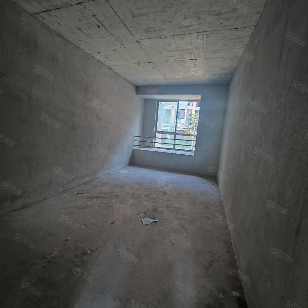 天御蓝湾7室2厅4卫126㎡南北140万