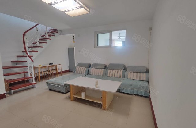 急售！紧邻汽车总站！复试！3室2厅2卫！送大露台！随时看房！