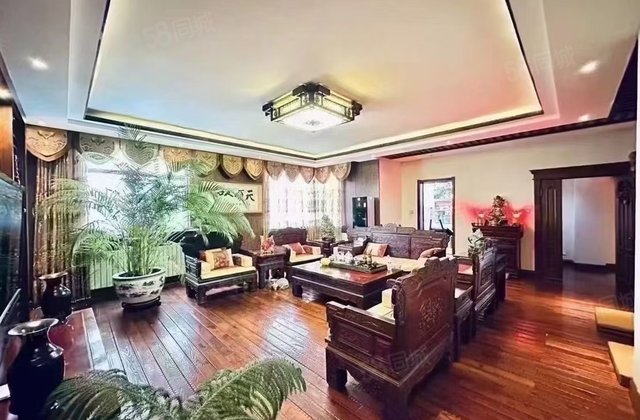 晶品国际公馆3室3厅375㎡165万二手房图片