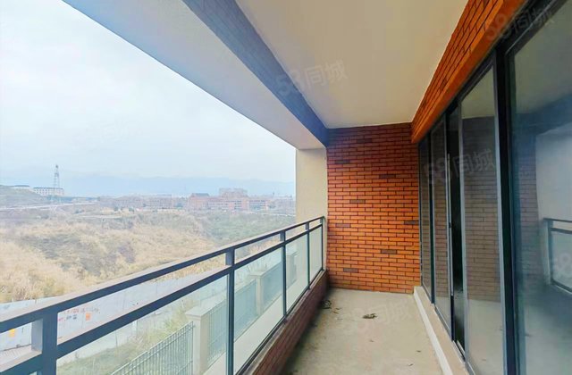 阳光城哈罗小镇拜伦道3室2厅131㎡135万二手房图片