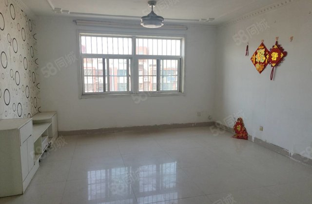 香江附近电梯三室免大税单价四千左右