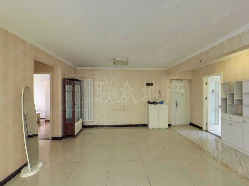 時(shí)代龍和大道3室1廳2衛(wèi)136.08㎡南北375萬