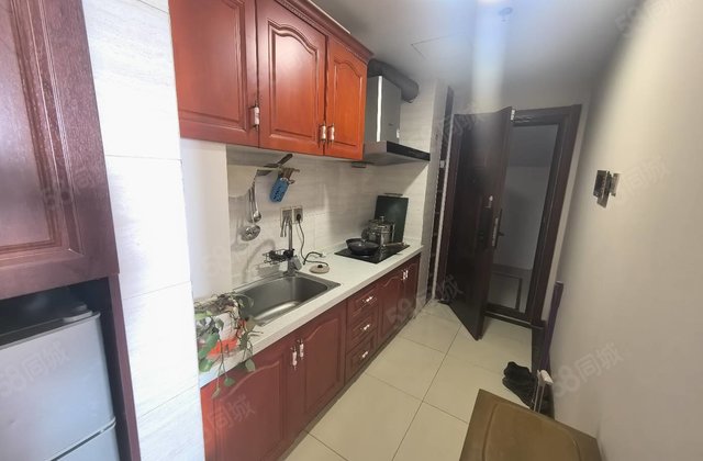 铁塔附近 一类一东昌中学京都商城 一室一厅 小公寓