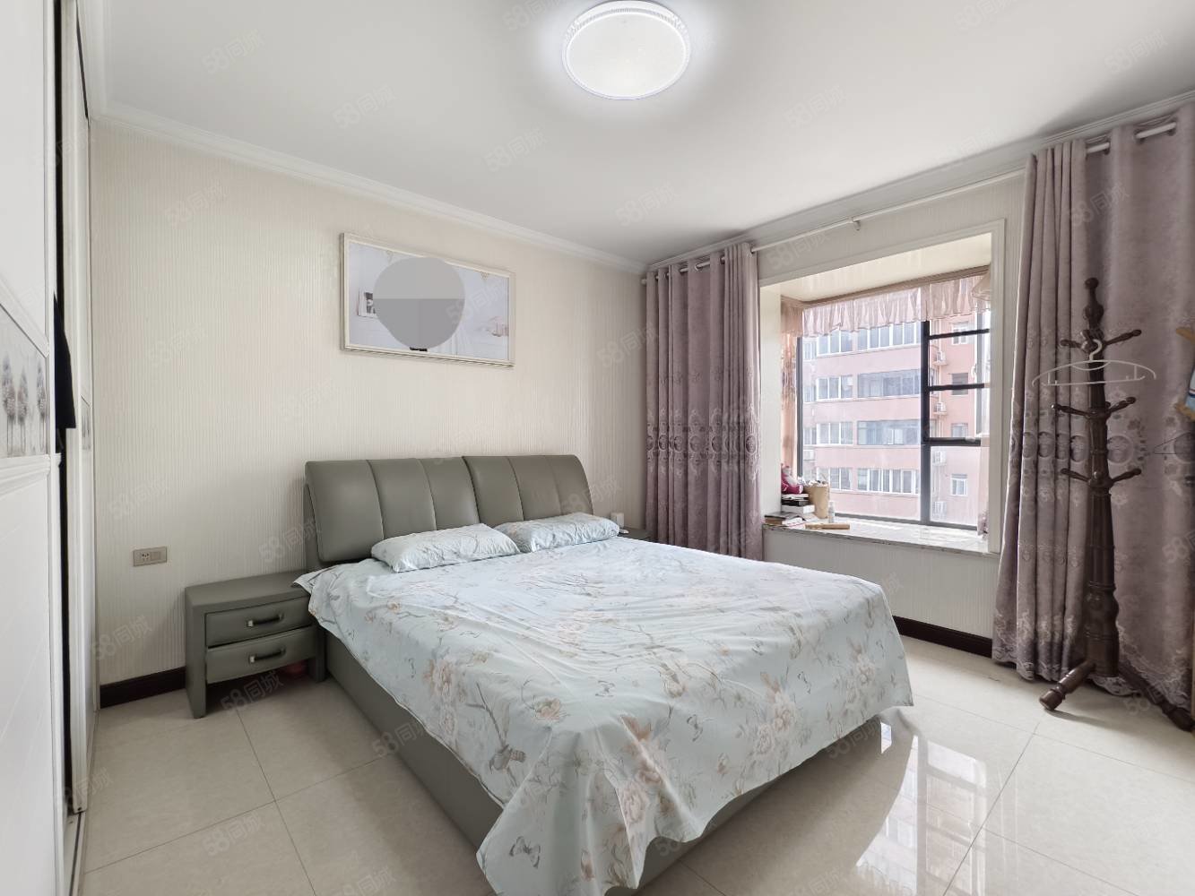 维多利亚3室2厅2卫135㎡南北92万