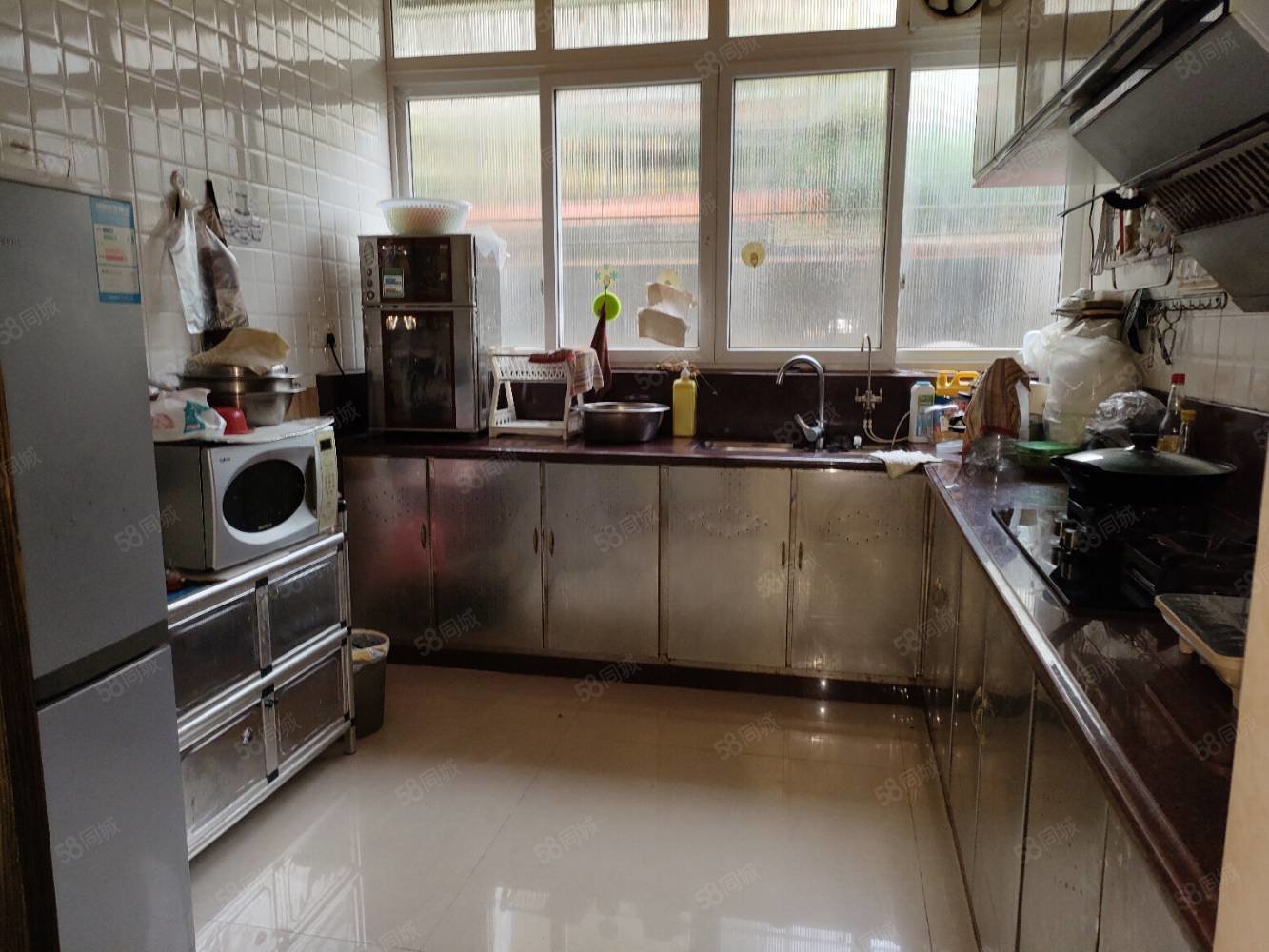 腾瑞万绿花园4室2厅2卫185㎡东南126万