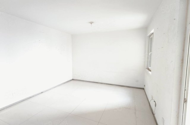 振兴路小學 七中商品房！星光水晶丽城三室两卫！免大税带储！