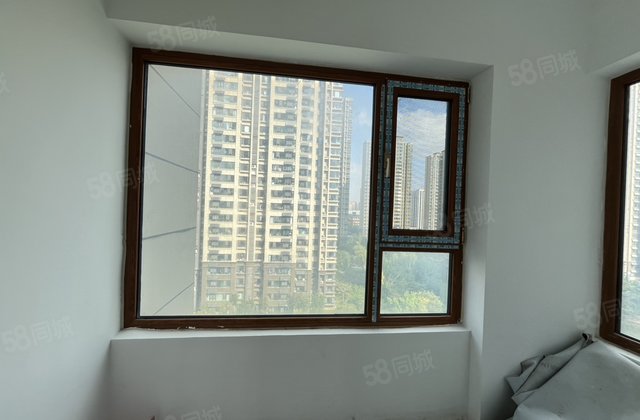 急售 翡丽湾旁！锦绣学府！东边户！免大税！带车位储！