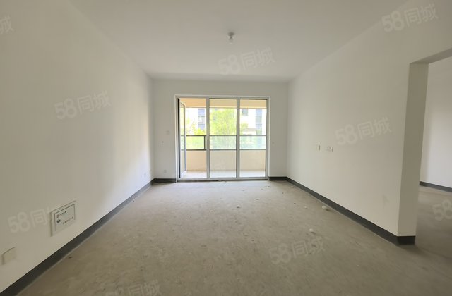 水城印象！四室四叶草户型！电梯洋房！走一手！  一套！有车位