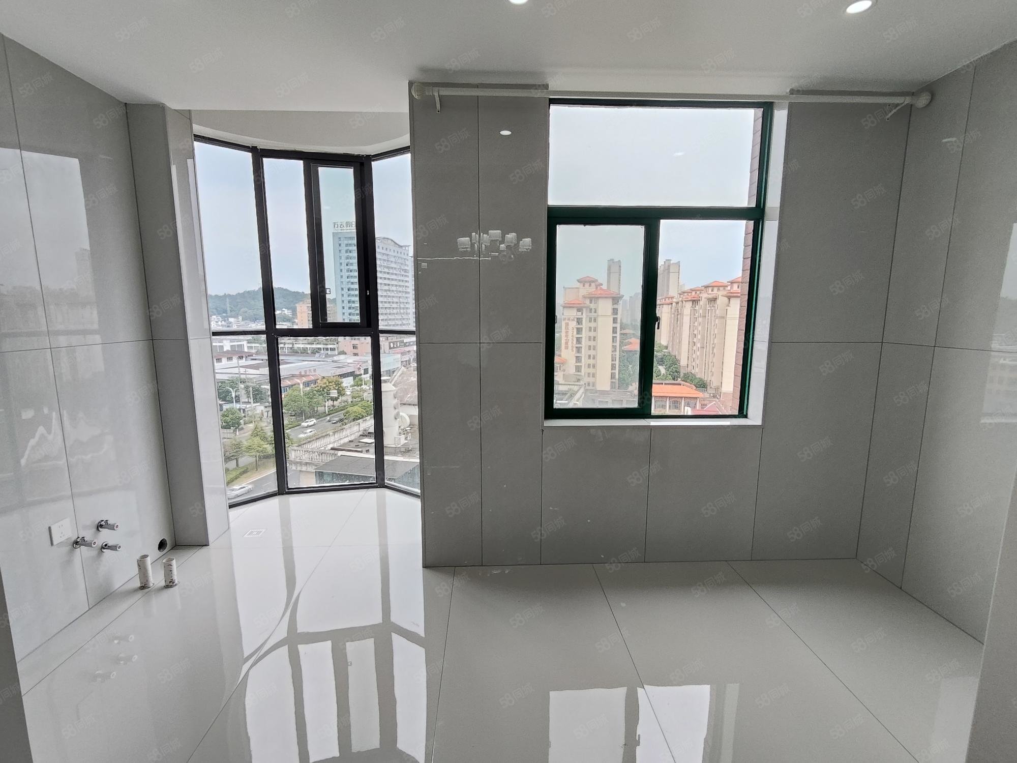 凯悦豪庭3室2厅2卫121㎡南北72.8万