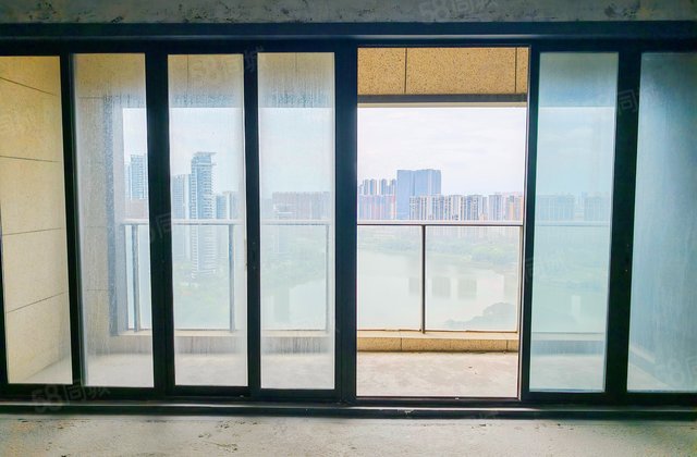 融创湖滨世家4室2厅181.57㎡213万二手房图片