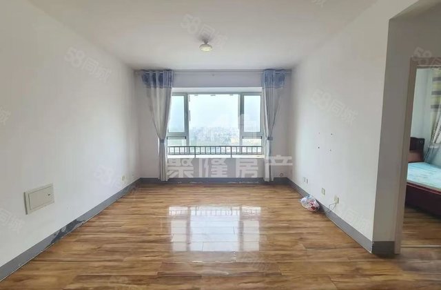 徒骇河畔 三室双卫 免大税 带车位地下室 随时看房