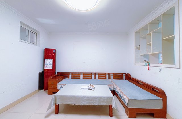 房龄新 刚需小三居 中间楼层采光好 交通便利 商品房 精装修