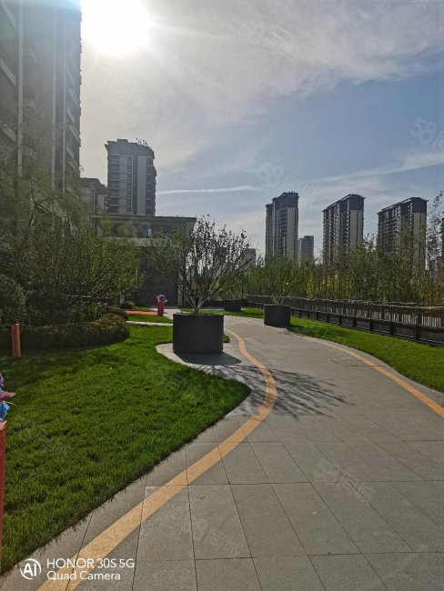 华中尚玉园5室2厅3卫169.91㎡南北270万