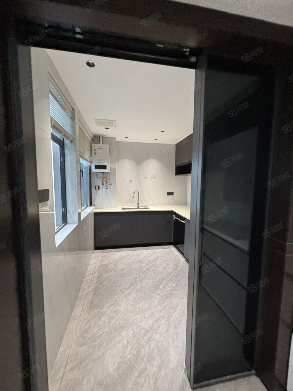 天秀湾4室2厅2卫201㎡南北278万