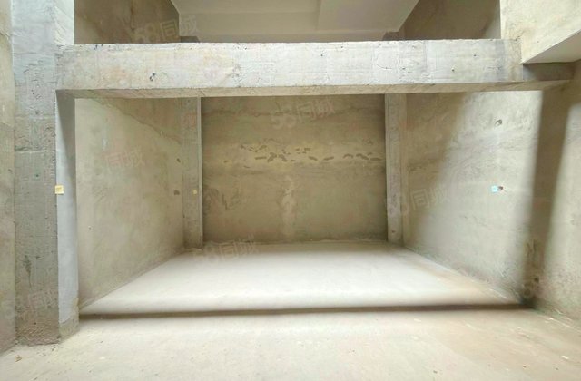 鸿山院子5室3厅240㎡350万二手房图片