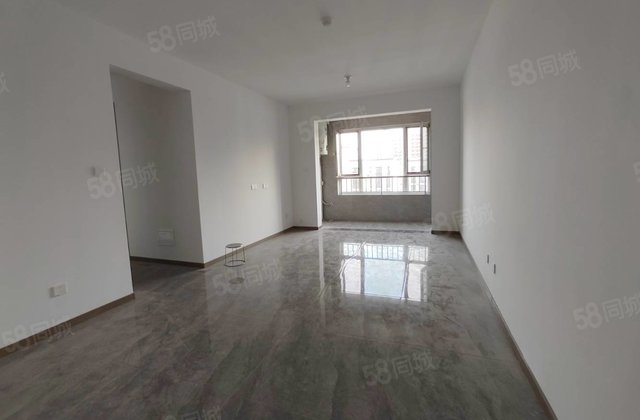 区政府，80万！！！城市芳华，新房未住！带储藏室，随时看房