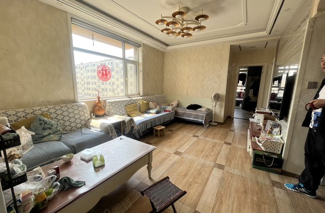 七中附近！纯商品！电梯洋房！边户！水晶丽城！价格可谈！