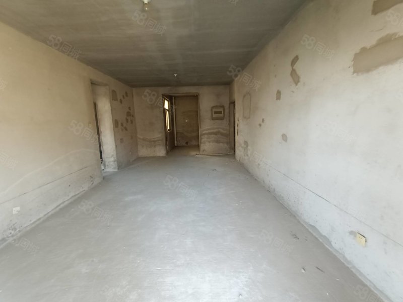 名仕豪庭3室2厅1卫125㎡南北48万
