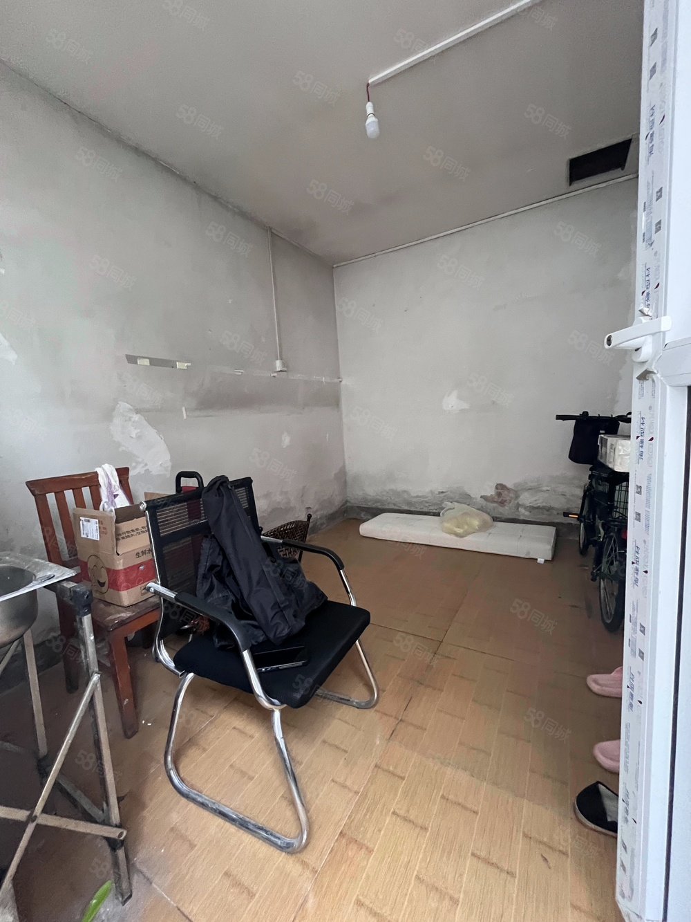 方家胡同小區(qū)1室1廳0衛(wèi)11㎡南226萬