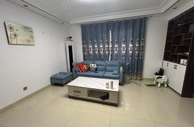 站前街香江附近，中通领郡城，天汇香江明珠精装电梯房三室。