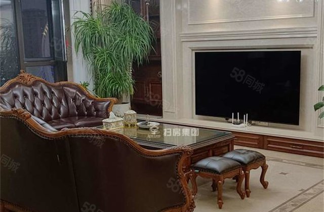 东昌湖边电梯洋房 四室两厅两卫 带车库有储藏室 交通购物便利