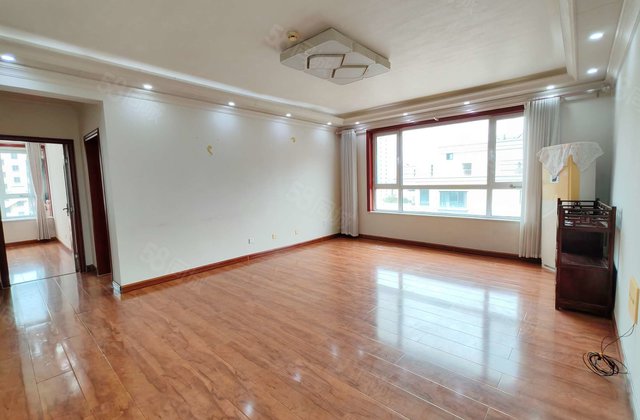 锦绣滨河御府 满二 带电梯 商业配套齐全 高楼层视野好 朝南