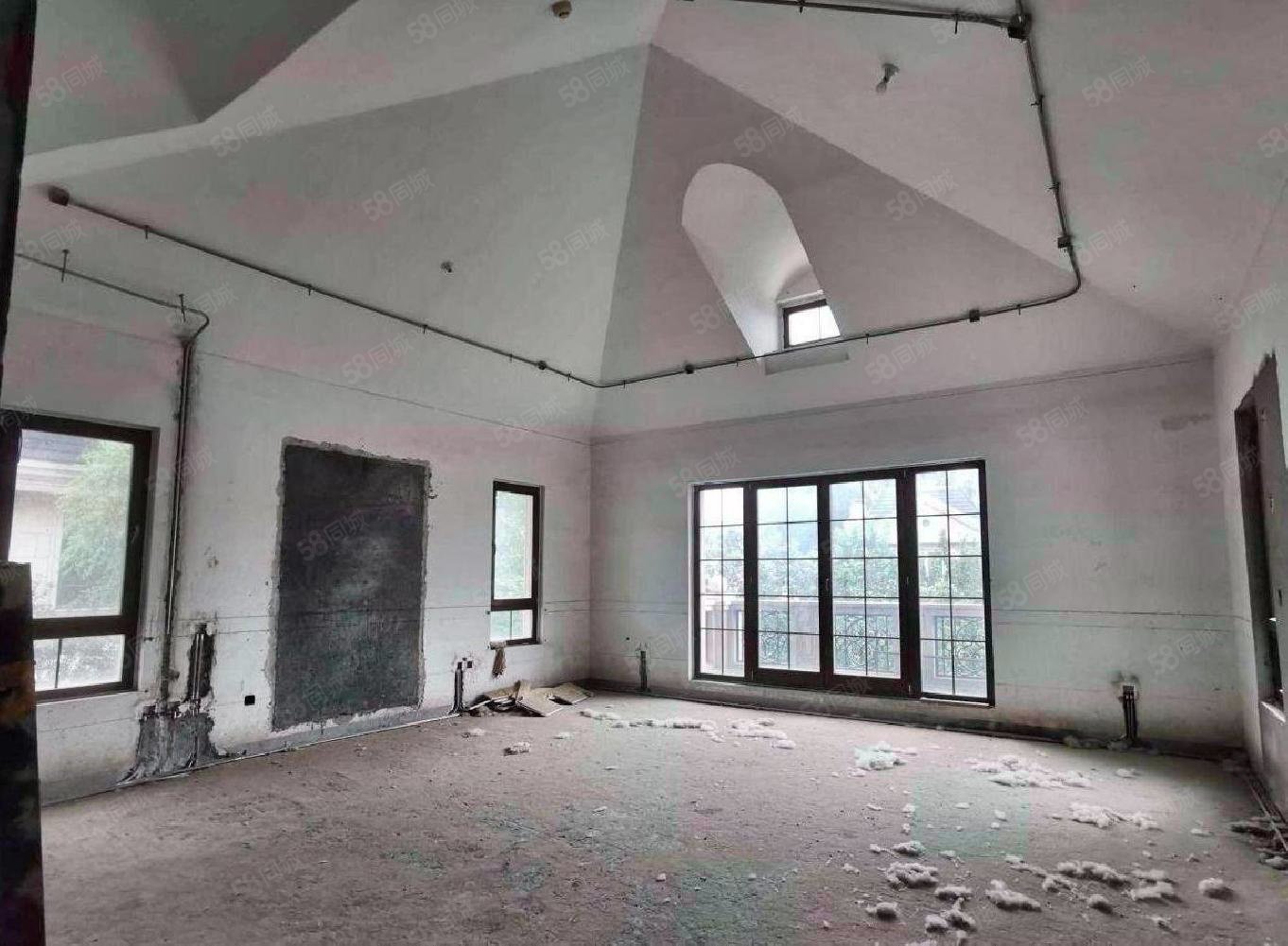 財富公館6室3廳7衛(wèi)1580㎡南北6300萬