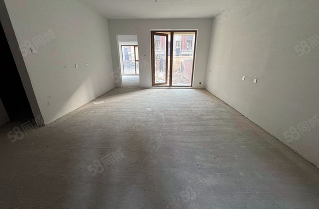 鸿坤理想城4室2厅155㎡140万二手房图片