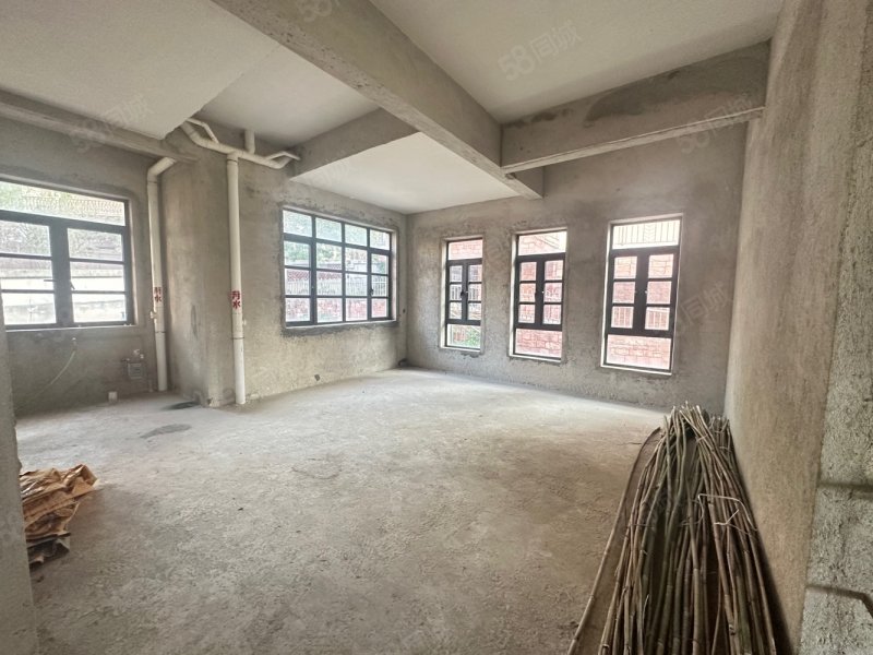 独栋别墅金凯盛誉城带两层花园单价6字头看房方便