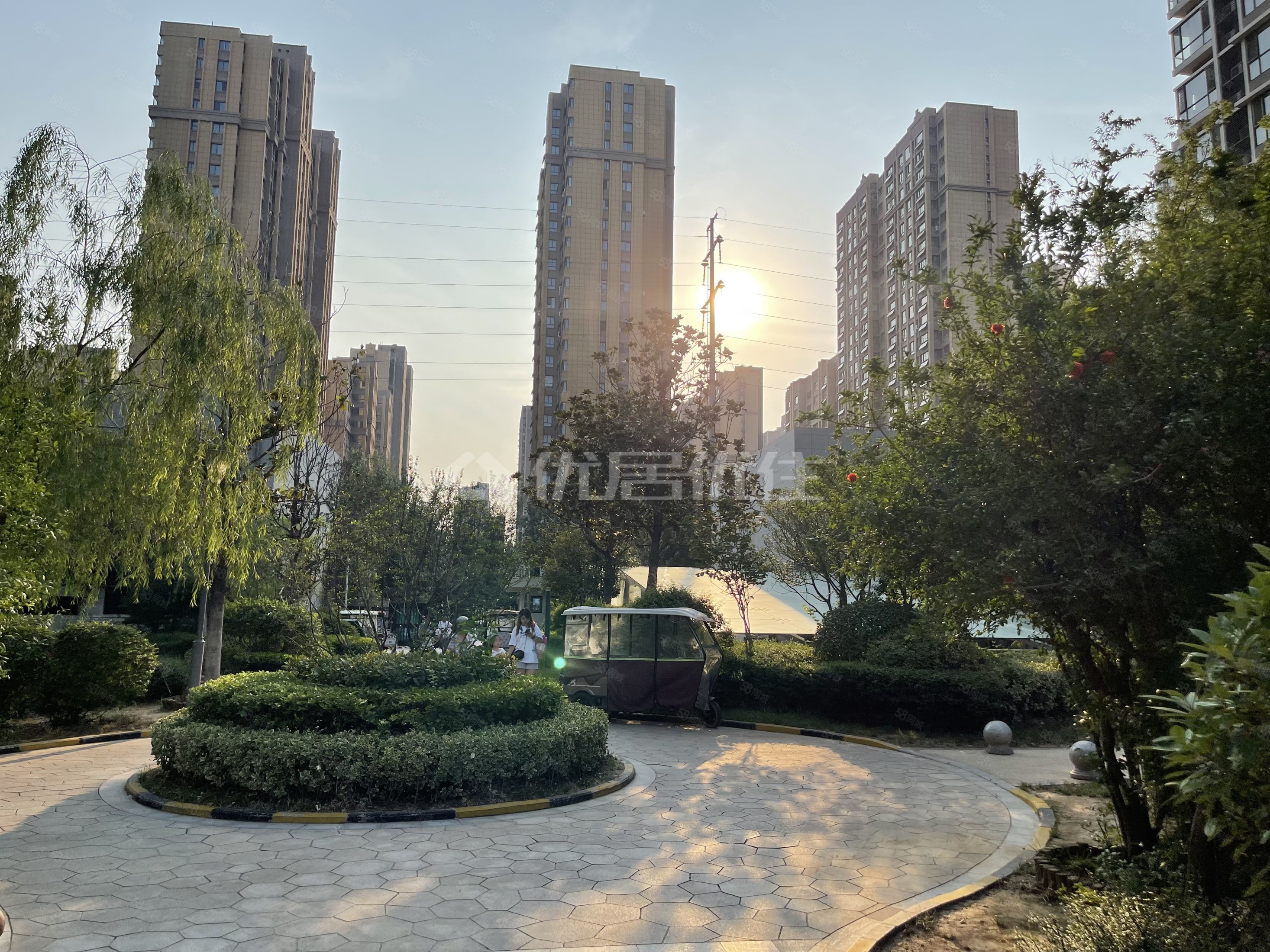 咨询满二年核心卖点新乡正商城位于新乡市平原路与新八街交会处东北角