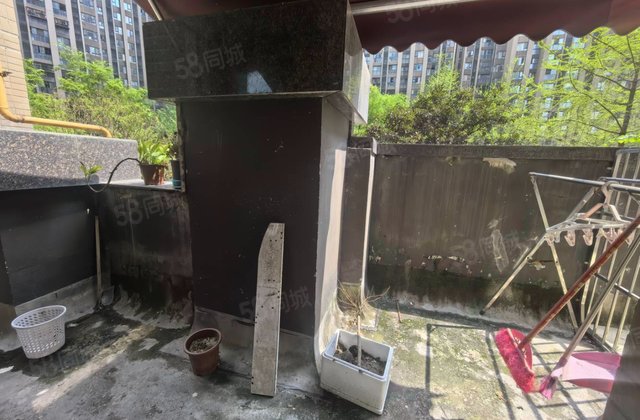 绿地国际花都三期2室2厅73.66㎡57.8万二手房图片