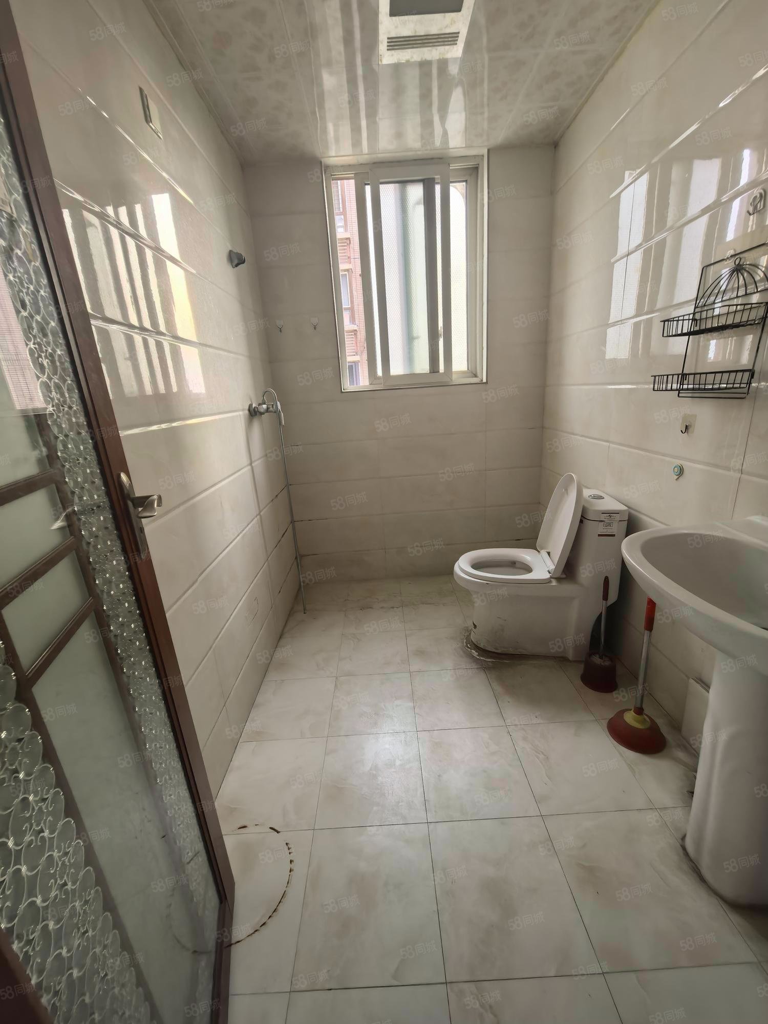 立丰城地铁口8号线,江林新城c区,3居可按揭,诚心出售