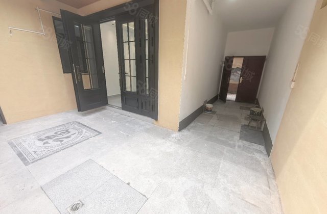 出门就是文轩中学 老文轩独门独户 上下两层联排龙山北区 带院