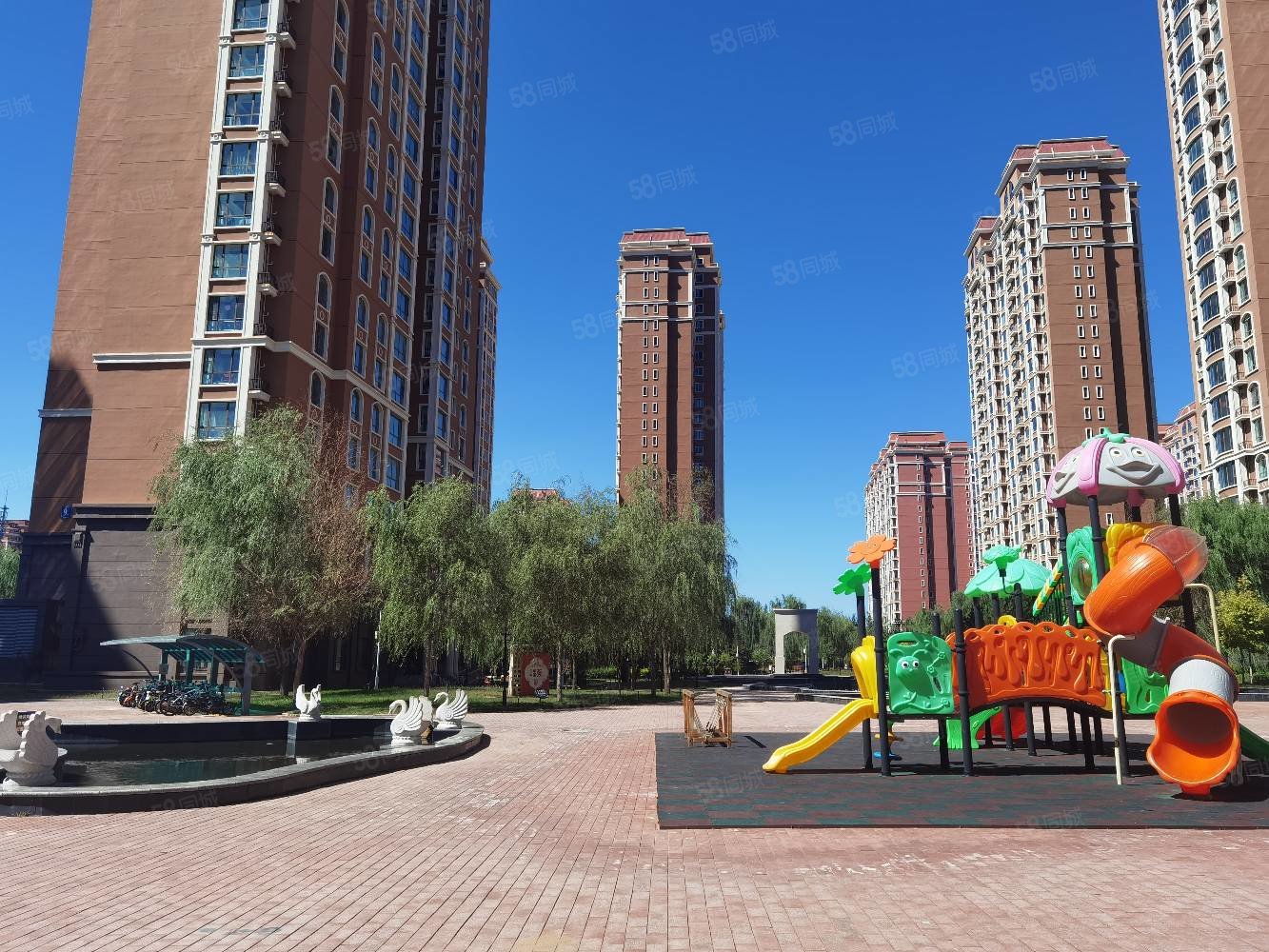 【10图】公务员小区 湖景房 品字楼东户 改善型大四居 随时看房 网签