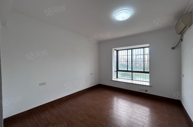 尚邸河畔4室2厅167㎡68.8万二手房图片