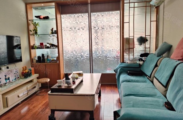 老文轩外国语对过 多层2楼 4室双卫带储藏室免大税 停车方便