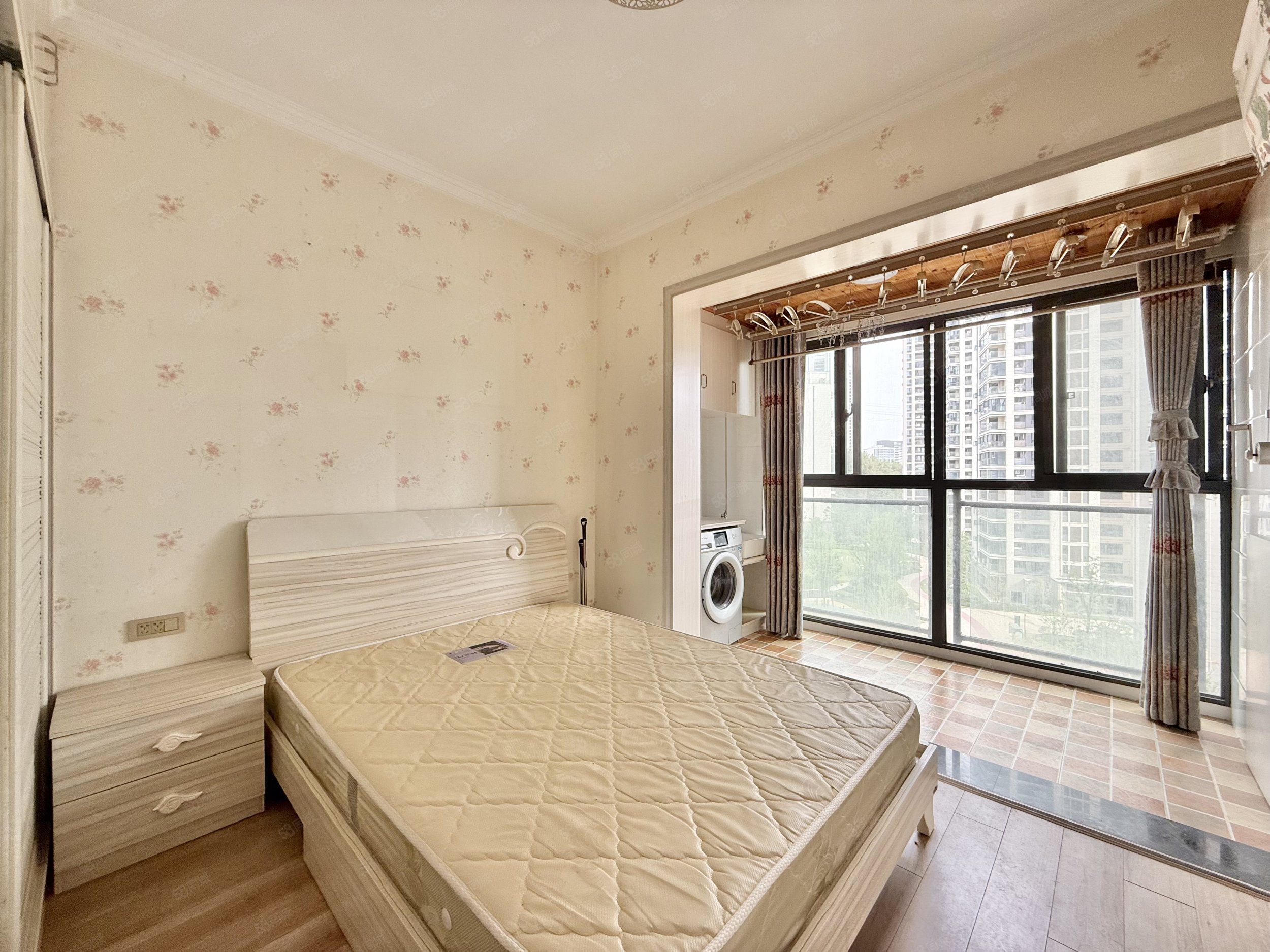 天麟时代经典2室2厅1卫70㎡南北45万