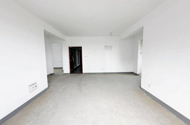 民生二号院  毛坯房  有车位地下室  免大税 可按揭