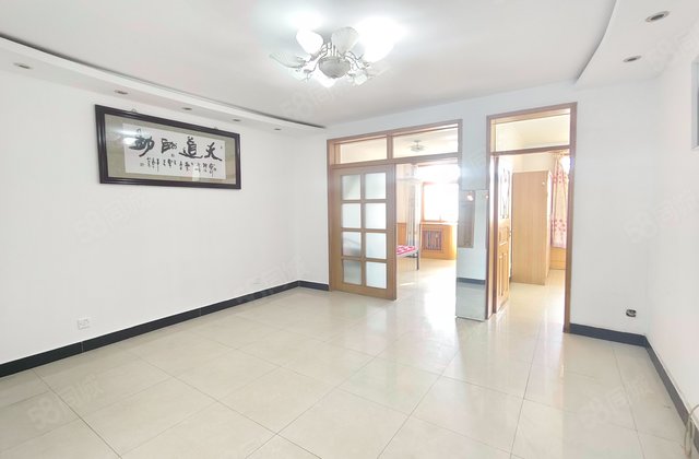 建设西街小区3室2厅100㎡159万二手房图片