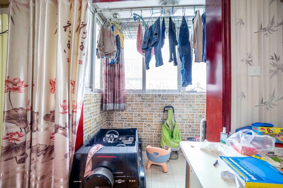 康莊中巷4號院2室1廳1衛(wèi)89.29㎡南北355萬