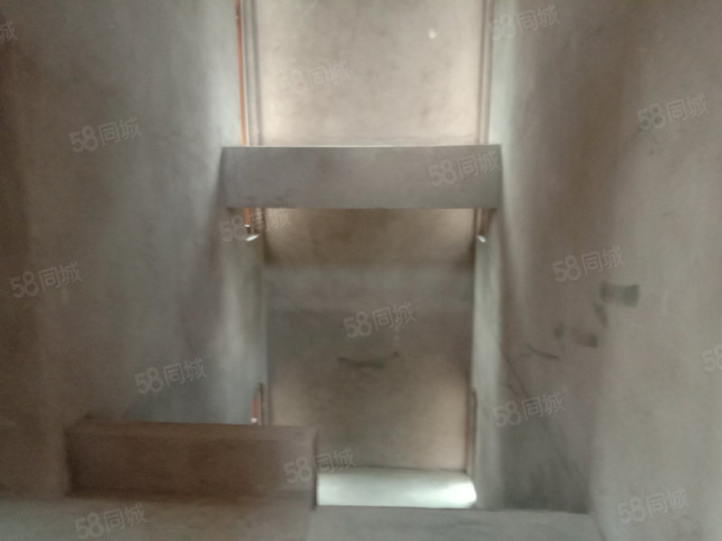金博玫瑰园(别墅)5室2厅3卫217㎡南北210万
